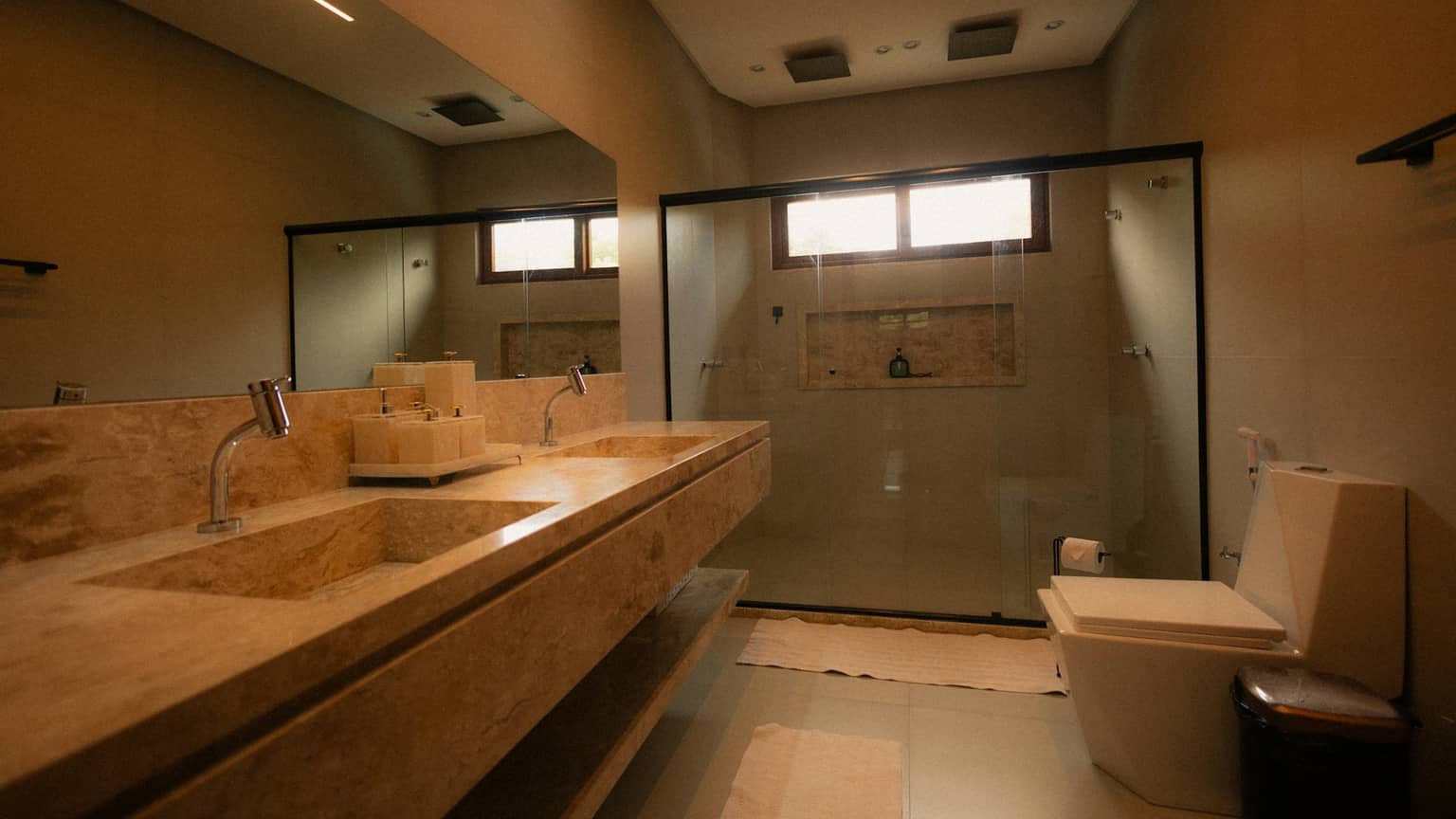 Moderne badkamer showroom Balotti